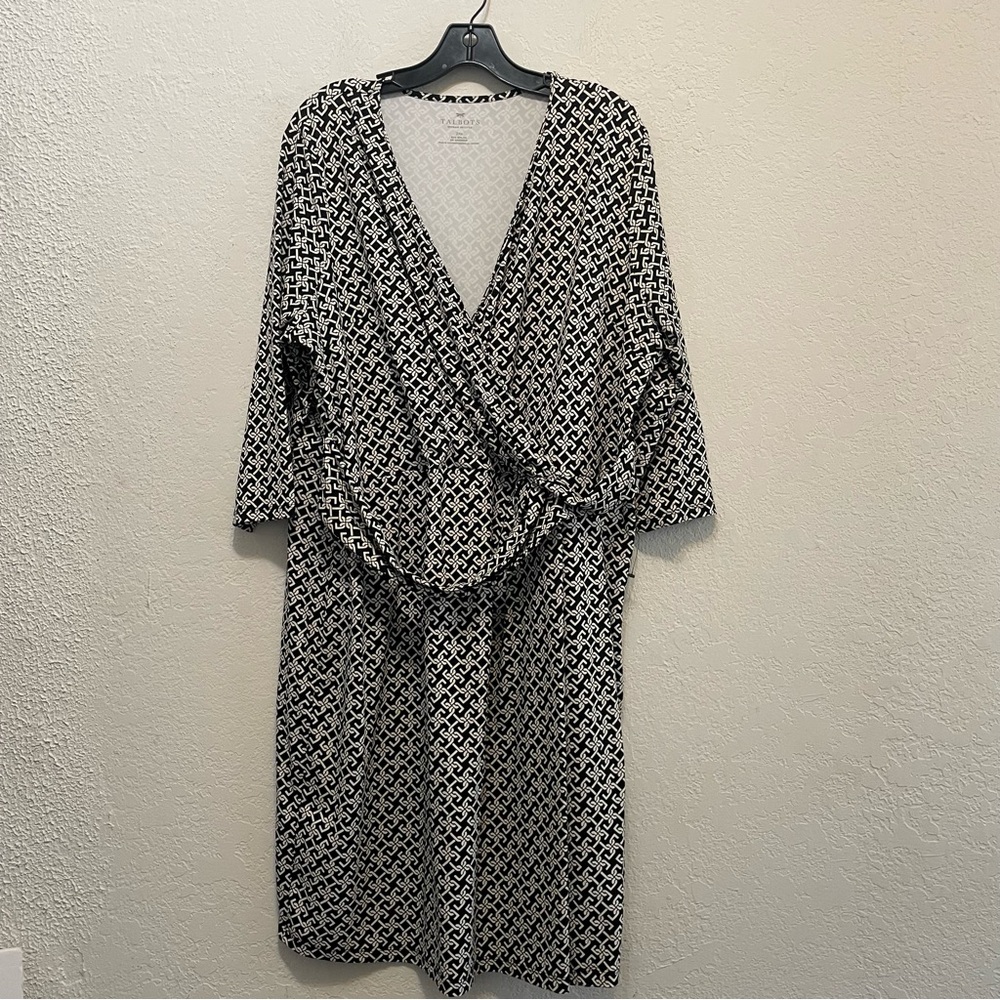 Talbots Dress 2XP Black White Geometric Stretch Knit Faux Wrap V-Neck 3/4 Sleeve